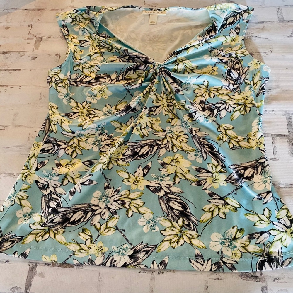 Emaline Sleeveless top🦋
